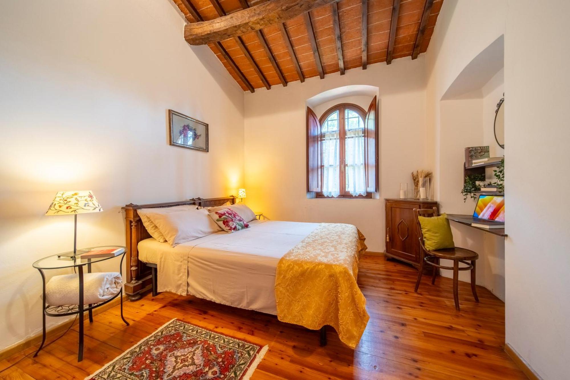 Charming Florentine Hideout Apartment